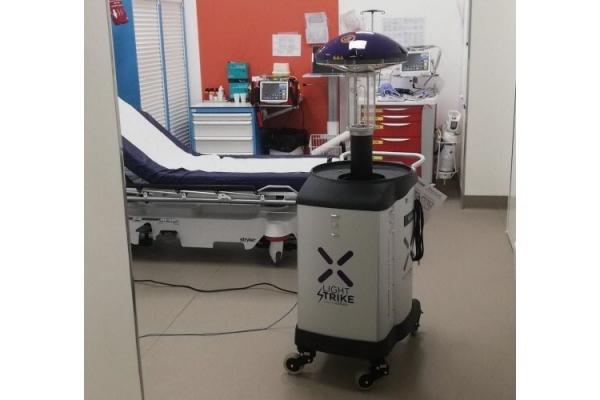 Le Médipôle Lyon-Villeurbanne reçoit le premier robot UV désinfecteur en France